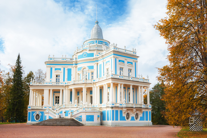 История в парках Москвы и Петербурга