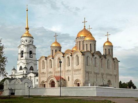 От Кремля до ЦУМа. Самые внушительные памятники архитектуры России