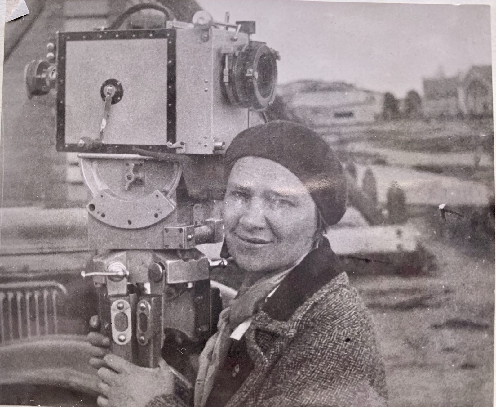 Седьмая серия документального проекта «Как снимали войну» посвящена первой женщине-кинооператору Марии Суховой