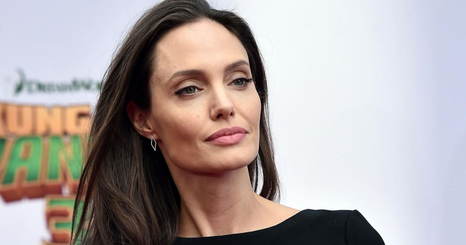 Анджелина Джоли возвращается в режиссуру с драмой «Без крови»