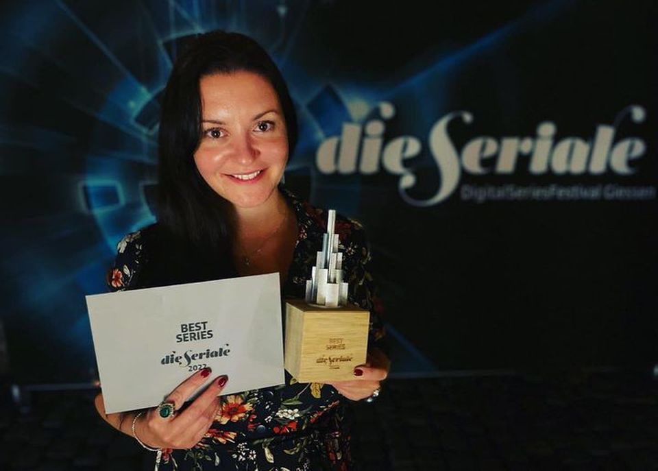 Веб-сериал «Сама дура-2» признан лучшим на немецком фестивале die Seriale