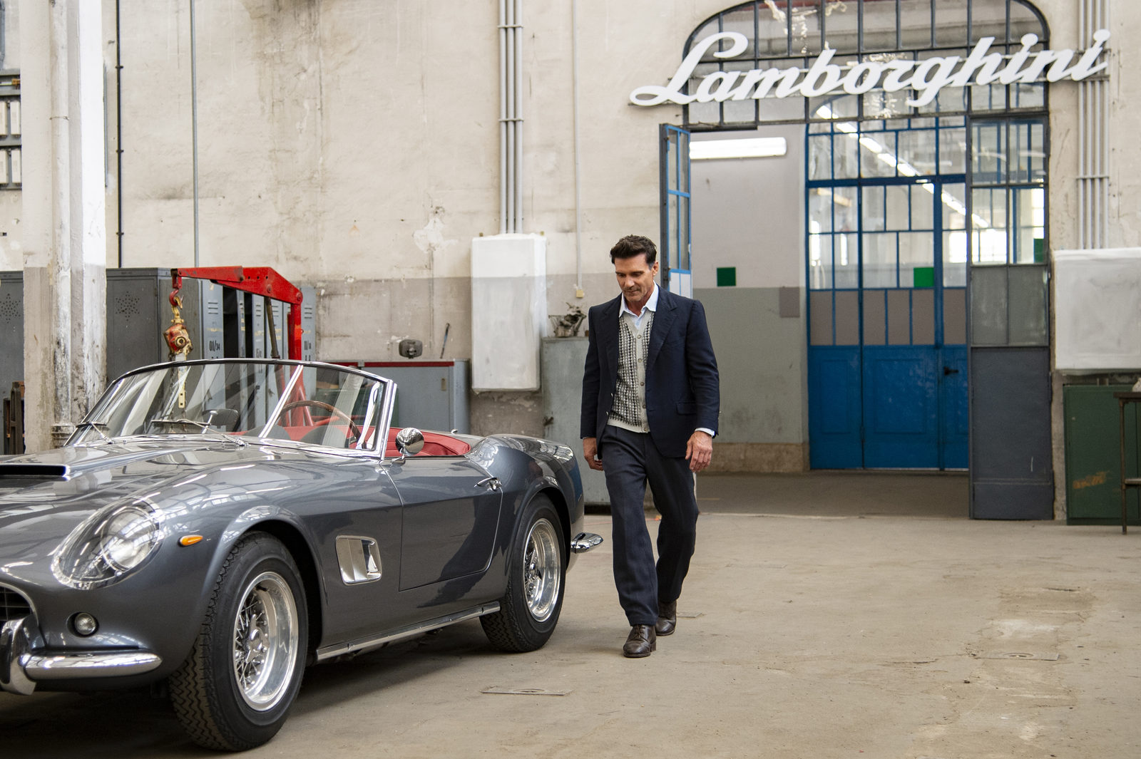 Фрэнк Грилло изобретает легендарный суперкар в фильме «Ламборгини: человек-легенда»