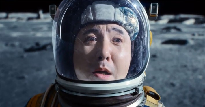 Китайская космическая комедия Лунный человек возглавила мировой прокат