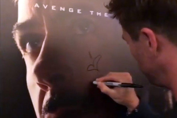 Крис Хемсворт испортил постеры коллег по фильму Мстители 4: Финал